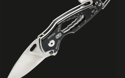 Meet the ultimate multi-tool for any outdoor enthusiast: the SmartKnife+